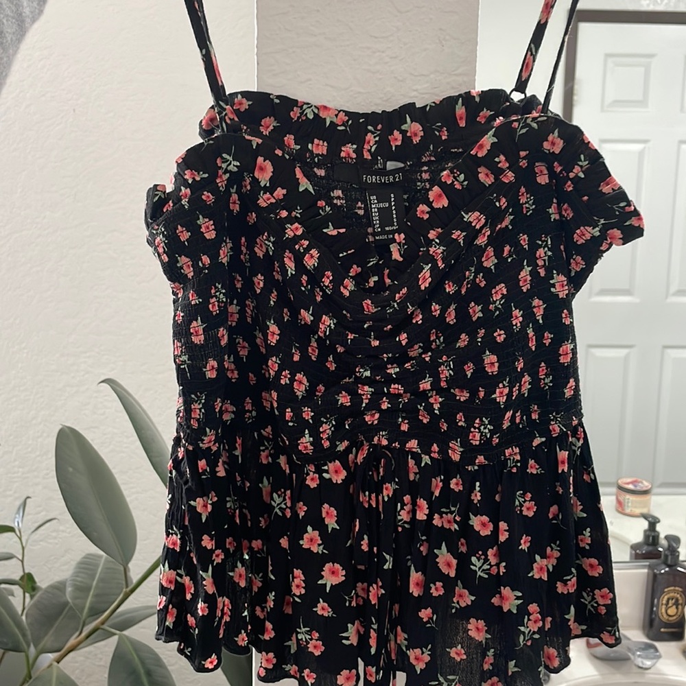 Size small forever 21 womens crop blouse with adjustable straps and drawstring